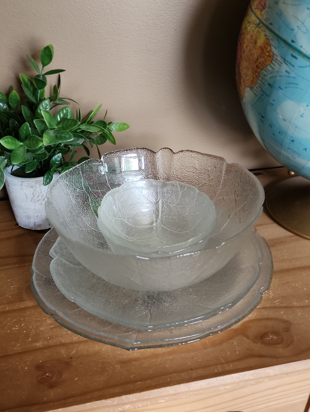7 Arcoroc France ASPEN Leaf Textured Glass Dishes